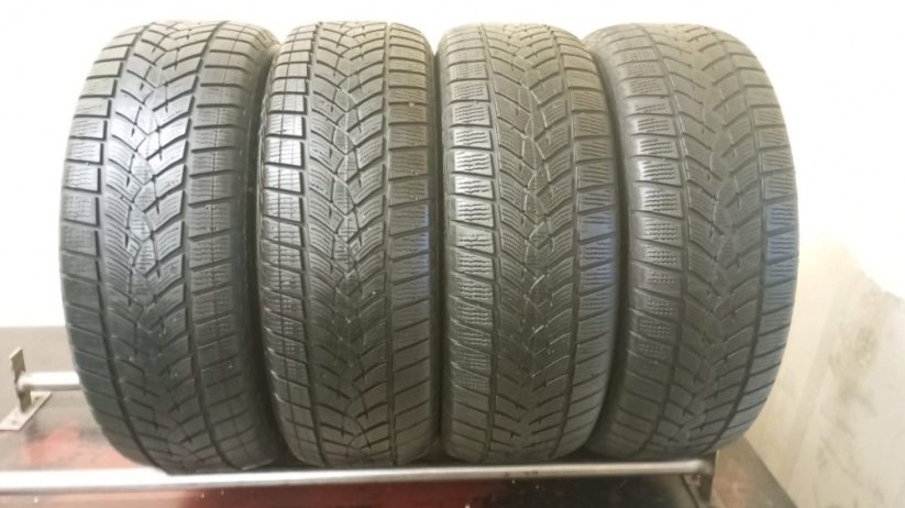 Goodyear 215/60 R17 96H 4,5-5,5mm (Bazarové)