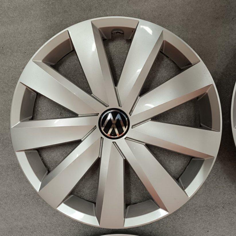 Poklice Volkswagen Passat, Golf, Touran 16" (použité)
