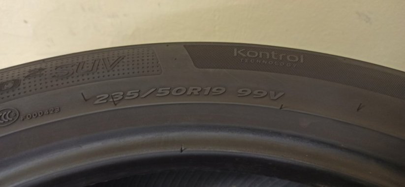 Hankook Ventus S1 evo2 SUV 235/50 R19 99V 5 mm (Bazarové)