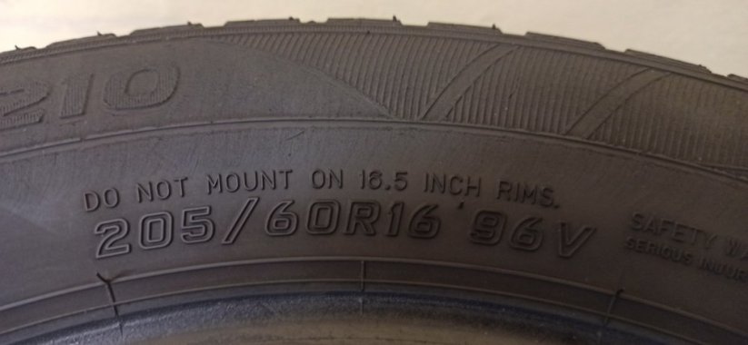 Falken Euroall Season 205/60 R16 96V 5 - 6 mm (Použité)