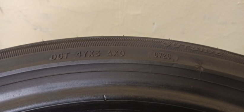 Austone 235/40 R19 96Y 5-6mm (Použité)