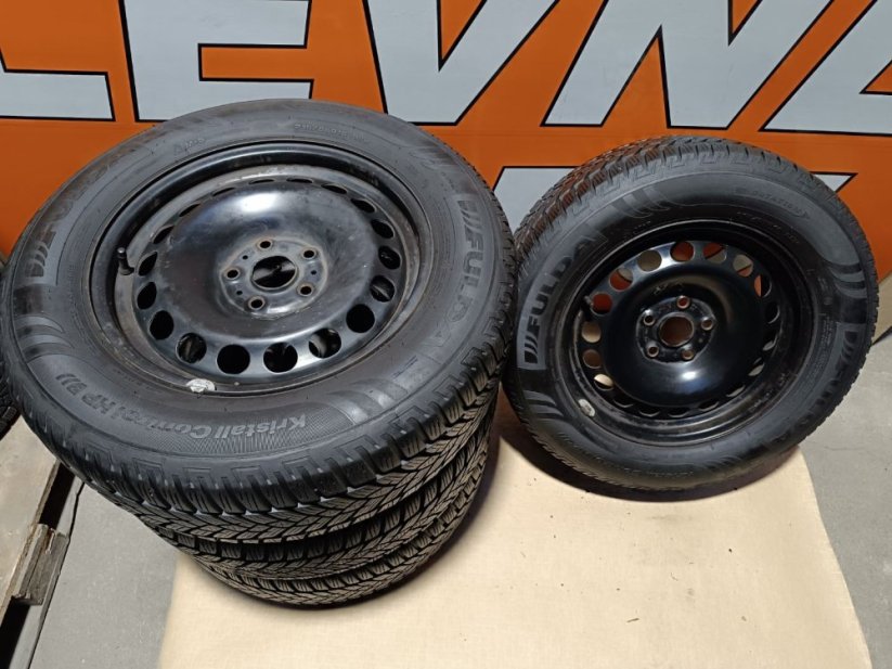 Zimní kola na VW Tiguan 5x112 , ET33, 215/65 R16