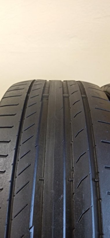 Continental 235/55 R18 100V 3-4mm (Bazarové)