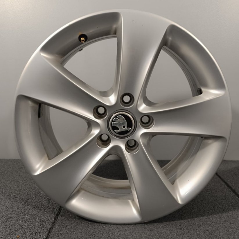 Originální alu kola Volkswagen Passat R17 ET39