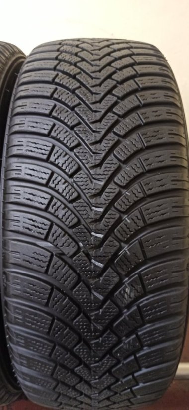 Falken Eurowinter HS01 195/55 R16 87H 5,5 - 6 mm (Použité)