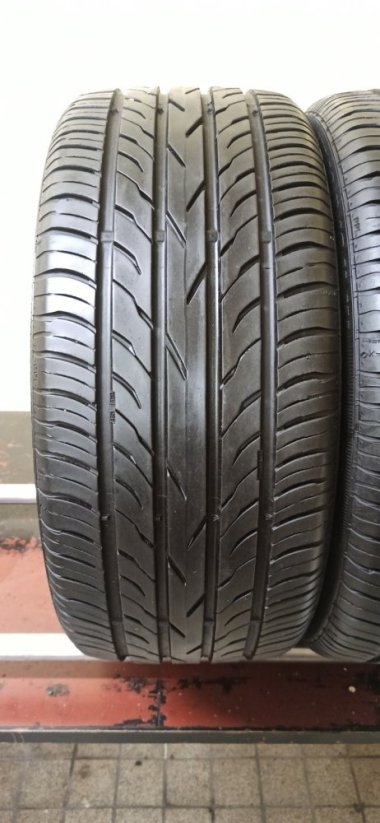 Platin 235/40 R18 95Y 6,5-7,5mm (Bazarové)