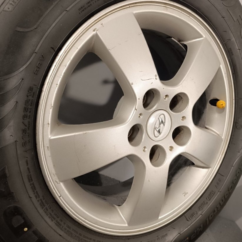 ALU kola Hyundai Tucson, letní pneu 215/65 R16