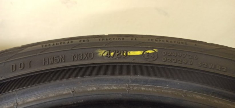 Continental ContiSport 225/40 R18 92Y 6 - 6,5 mm (Bazarové)