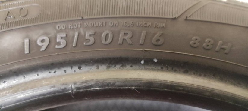 Zimní pneu DUNLOP 195/50/16 6mm (22110527) (Použité)