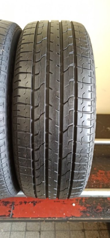 Bridgestone 195/60 R15 88H 1x5-5,5mm 1x4,5mm (Použité)