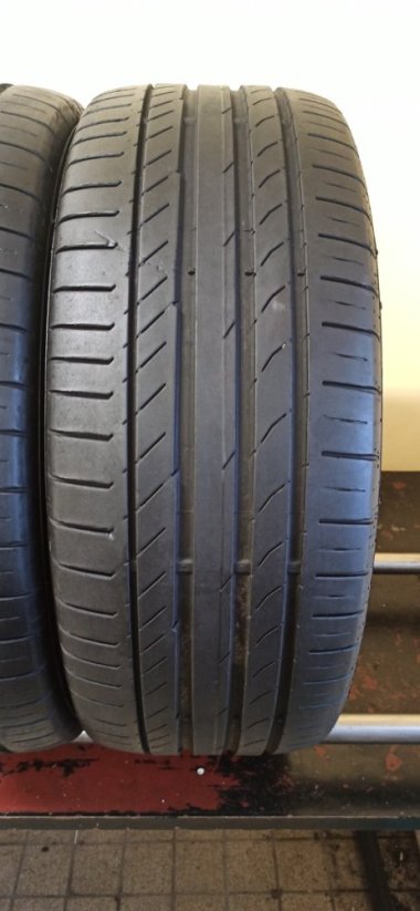 Continental 235/50 R18 101W 4,5-5mm (Bazarové)