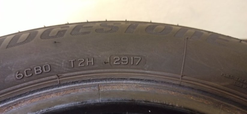 Bridgestone Blizzak LM001 185/60 R14 82T 5,5 mm (Použité)