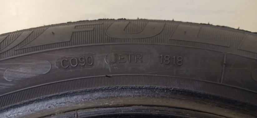 Fulda 185/60 R15 84T 1x6-6,5mm 1x5-6mm (Bazarové)