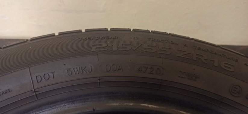 GT Radial Champiro FE1 215/55 R16 97W 4,5 mm (Použité)