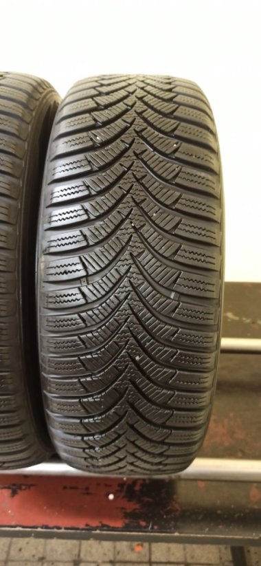 Hankook Winter icept RS 2 185/60 R14 82T 7 mm (Bazarové)