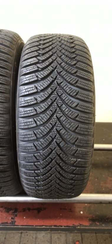 Hankook Winter icept RS2 185/55 R14 80T 8,5 mm