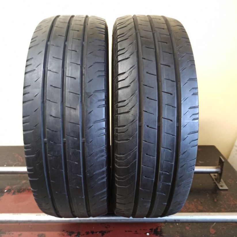 Continental 215/60 R17C 109/107T 104H 5,5mm+ (Bazarové)