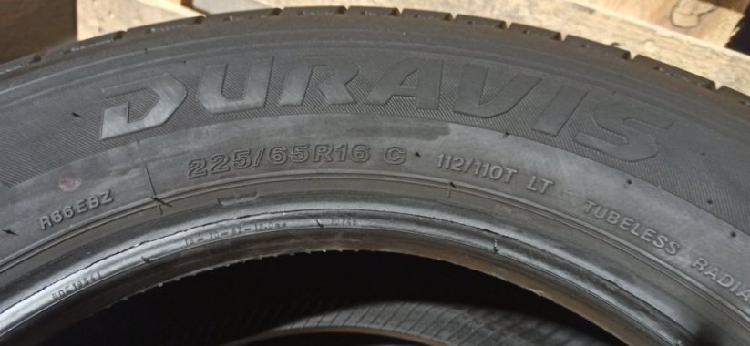Bridgestone 225/65 R16C 112/110T 5,5-6,5mm (Použité)