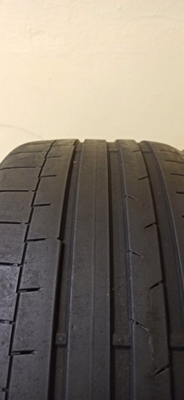 Continental SportContact 245/30 R20 90Y 3,5-4,5 mm (Použité)