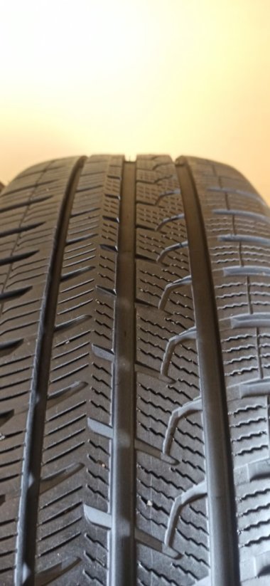 Apollo Alnac 46 All Season 215/60 R17 100H 5,5mm (Použité)