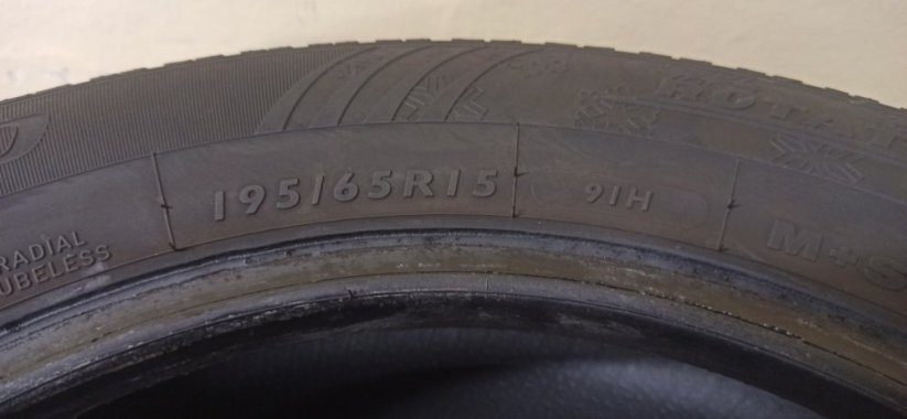 Dunlop SP Winter Sport 4D 195/65 R15 91H 5 mm (Bazarové)