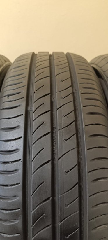 Kumho Ecowing 195/65 R15 91H 6,5 mm (Použité)