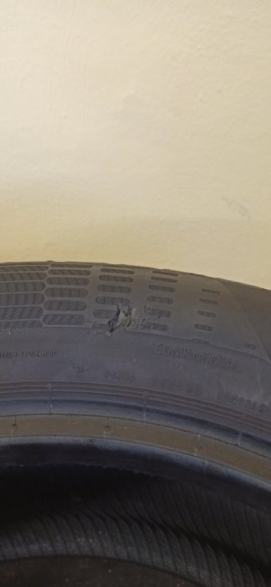 Continental 205/55 R16 3x91H 1x91V 4,5 - 6,5 mm (Použité)