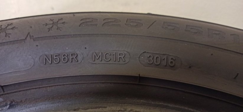 Dunlop Winter Sport 5 225/55 R16 95H 4,5 - 5,5 mm (Bazarové)
