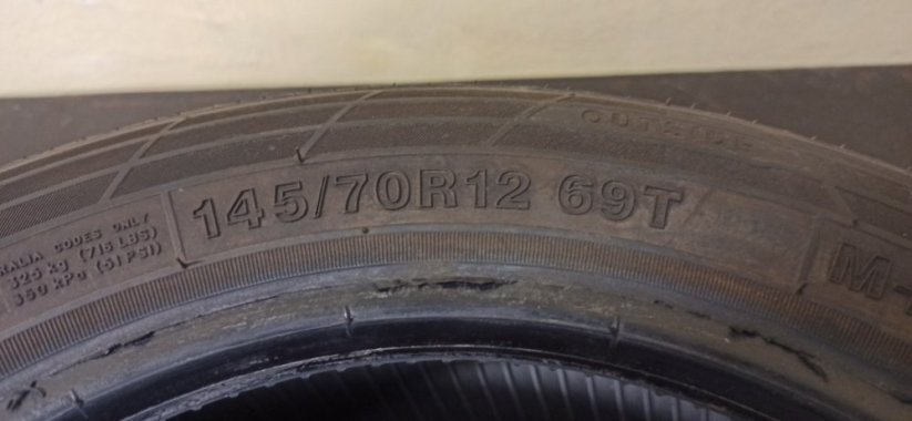 Duraturn Mozzo 4S 145/70 R12 69T 5,5 mm (Použité)