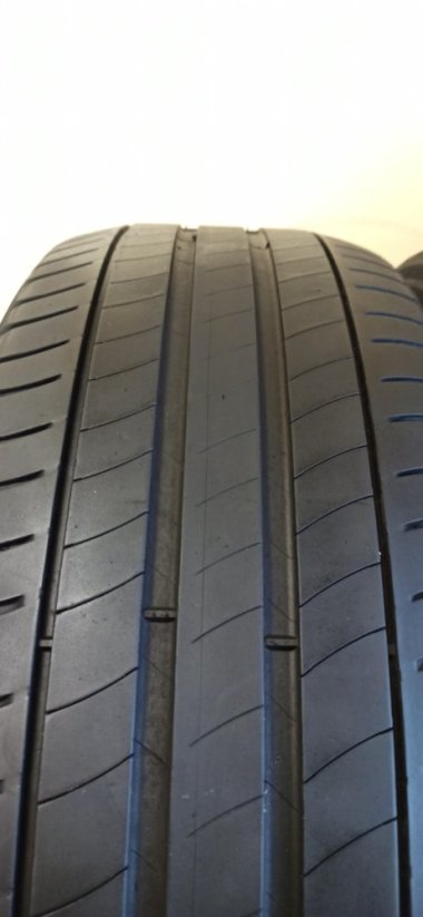 Michelin 205/55 R17 91W 3,5-4mm (Bazarové)