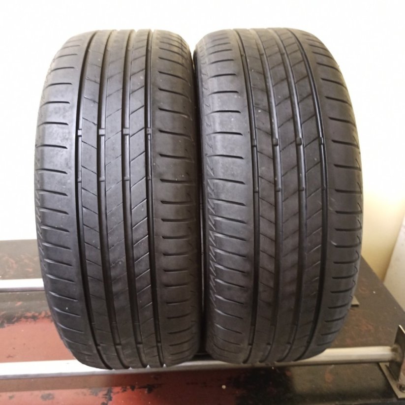 Bridgestone 225/55 R17 97W 5mm (Bazarové)