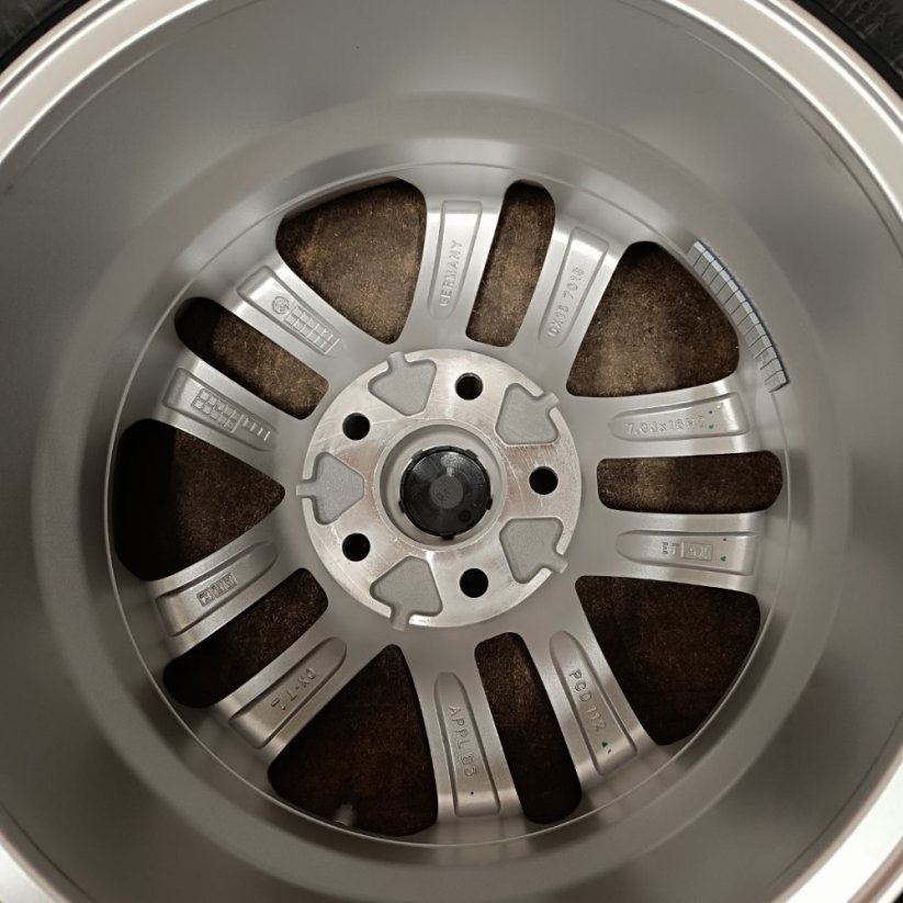Alu kola OXXO 5x112 zimní pneu 205/55/16 NOVÁ SADA