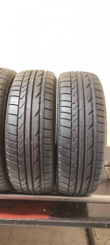 Bridgestone 175/55 R15 77V , TOP STAV (Bazarové)