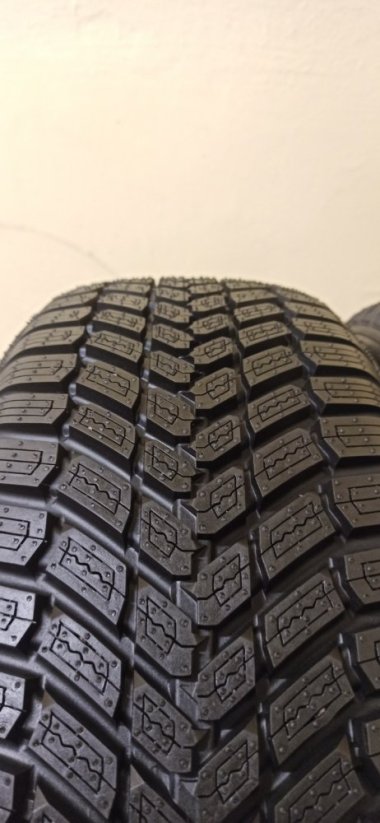 Davanti Alltoura 4 Seasons 195/65 R15 91V 7-7,5mm (Bazarové)