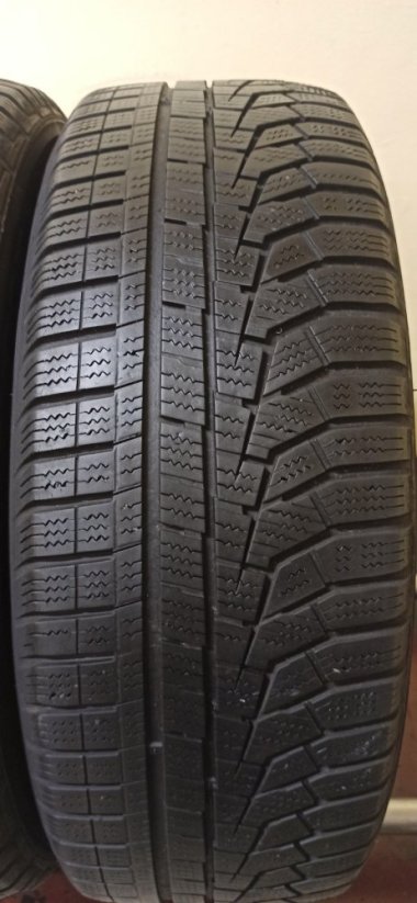 Hankook 205/60 R16 92H 5 mm (Bazarové)