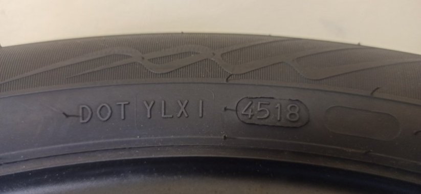 Nokian WR A4 205/55 R17 95V 4,5 - 5,5 mm (Použité)