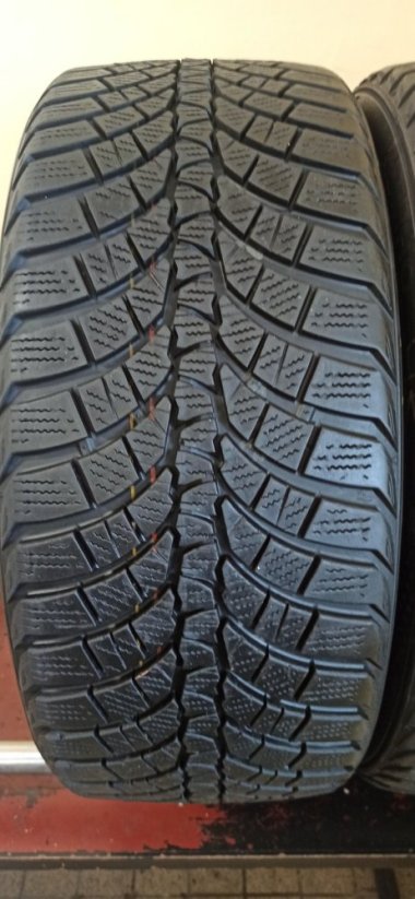 KUMHO WinterCraft WP71 225/40 R18 92V 6 - 7 mm (Bazarové)