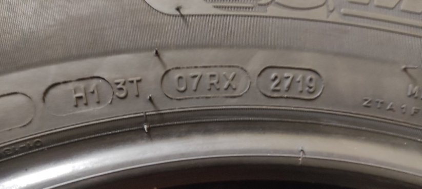 Zimní pneu MICHELIN 225/65/17 5,5mm (22121012) (Použité)