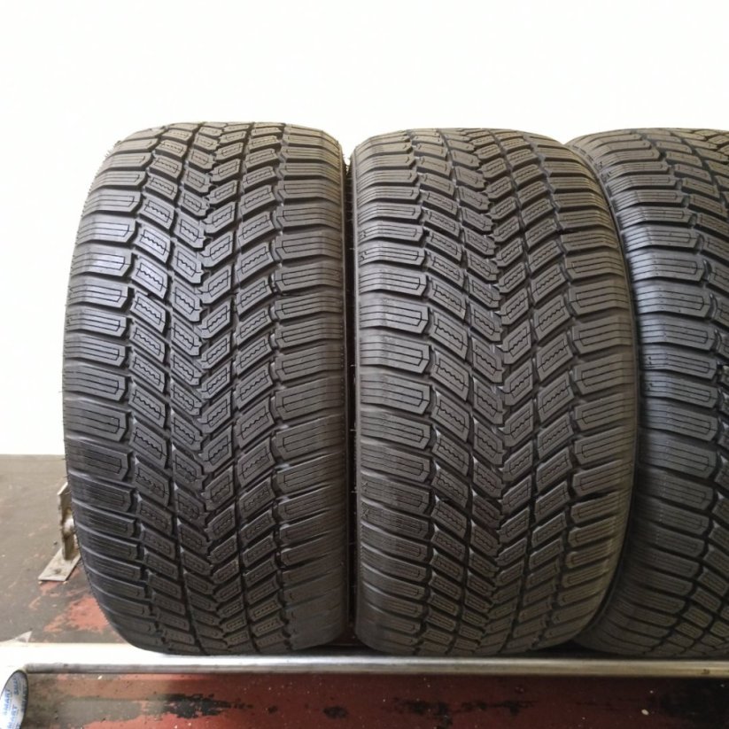 Davanti Alltoura 4-Seasons 235/35 R19 91Y 7-7,5 mm (Použité)