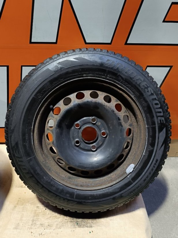 Zimní kola Volkswagen 5x112, ET47, pneu 195/65 R15