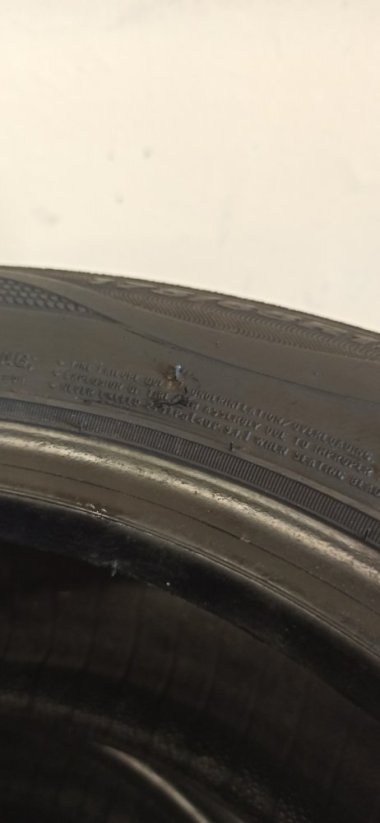 Nexen 175/65 R14 82T 5,5-6mm (Použité)