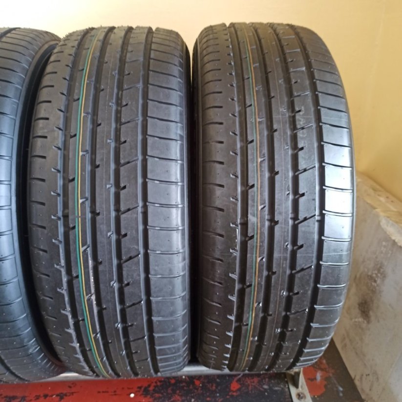Toyo 225/55 R19 99V 7,5mm (Bazarové)