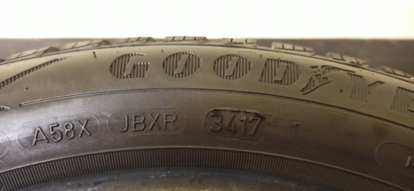 Goodyear Ultragrip 9 185/55 R15 82T 6,5 - 7,5 mm (Použité)