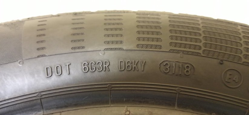 Continental Conti Eco 215/55 R17 94V 5,5 - 6,5 mm (Bazarové)