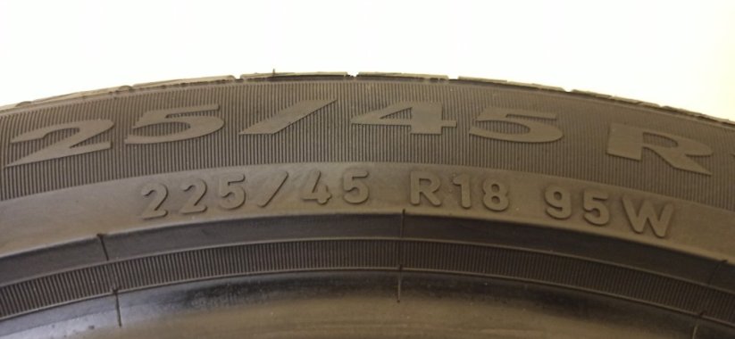 Pirelli Cinturato Seal 225/45 R18 95W 6 - 6,5 mm (Použité)