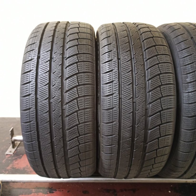 Davanti Wintoura+ XL 235/45 R18 98V 7,5 - 8,5 mm (Použité)