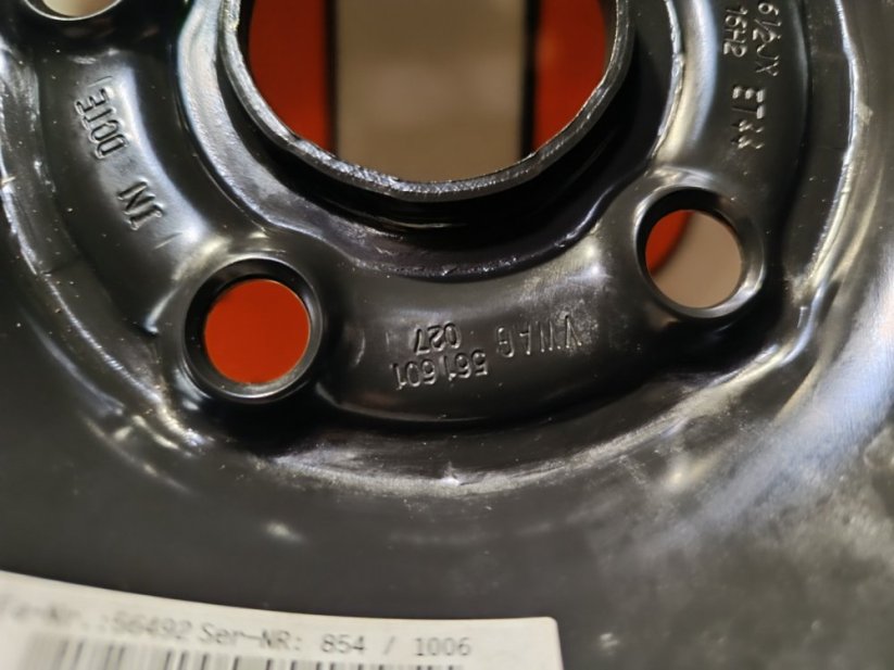 Zimní kola VW Passat ET44 , 215/60 R16 TOP SADA