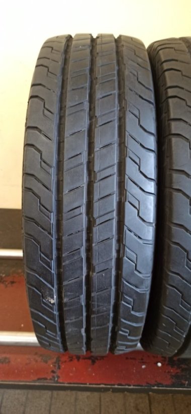 Continental 195/65 R16C 104/102T 7-8mm (Použité)