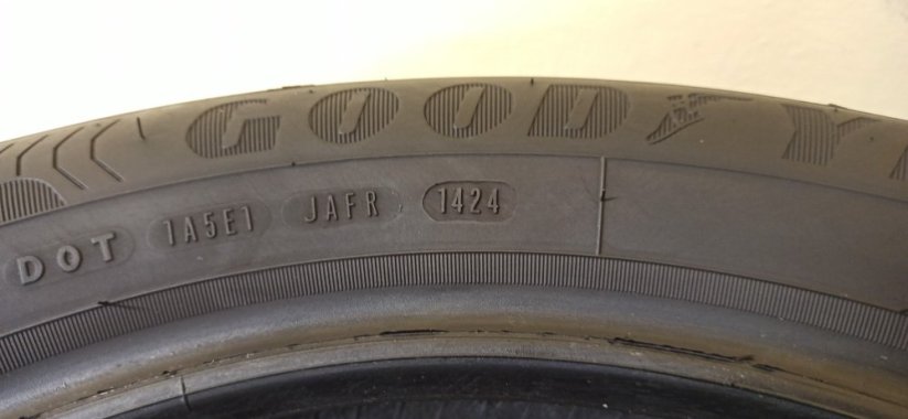 Goodyear Efficient Grip 205/55 R17 91V 6 mm (Bazarové)
