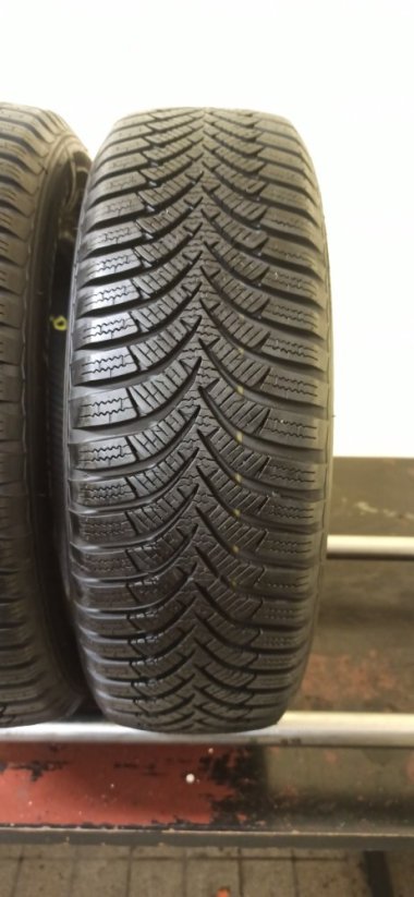 Hankook Winter icept RS2 175/65 R14 82T 7,5 mm (Použité)